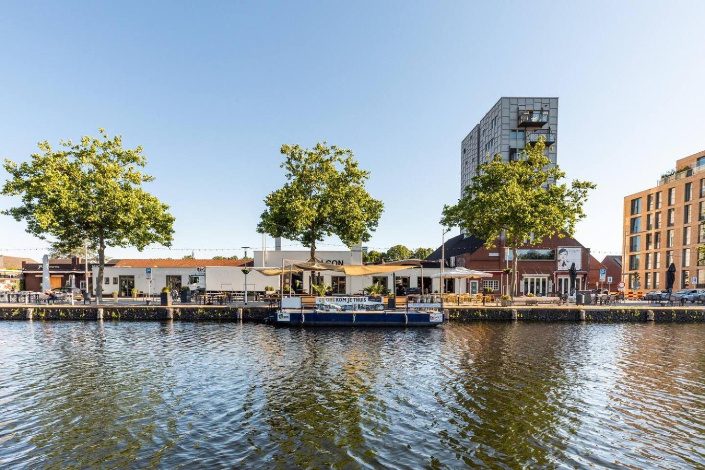 Xxl Loft With Bath Located Stadsvilla Tilburg Exterior foto