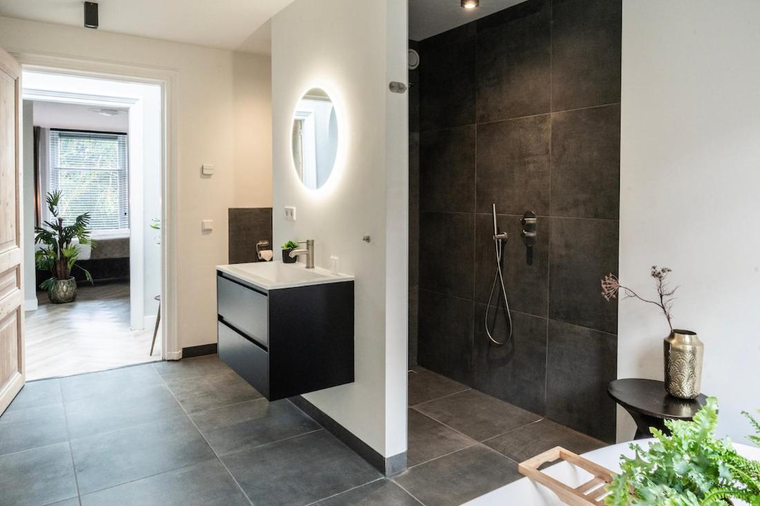 Xxl Loft With Bath Located Stadsvilla Tilburg Exterior foto